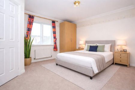 5 bedroom detached house to rent - Photo 4