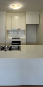 3 bedroom townhouse - 20% below market rent - Photo 3