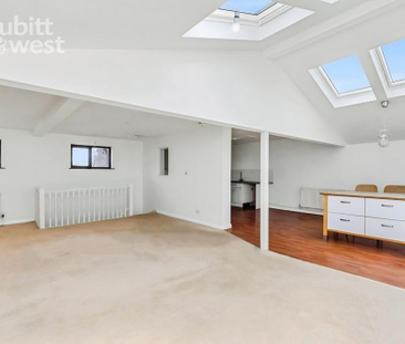 4 bedroom end of terrace house to rent - Photo 3