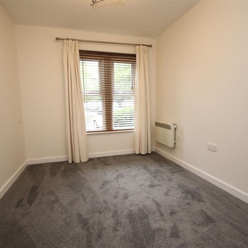 2 bedroom Apartment to let - Photo 1