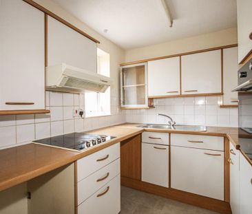 1 bedroom mews to rent - Photo 6