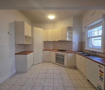 1240 Dandenong Road, Murrumbeena VIC 3163 - House For Rent | Domain - Photo 6