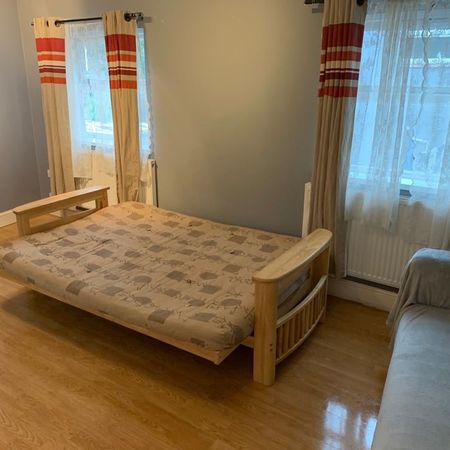 Studio Flat, Mews Friern Barnet Road, N11 - Photo 4