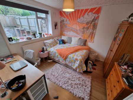 4 Bed Student Accommodation - Photo 2