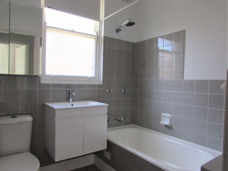 Conveniently Located Two Bedroom Unit - Photo 4