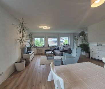 Helle 3,5-Zimmer-Wohnung mit großem Balkon, Gartenanteil und Garage... - Photo 2