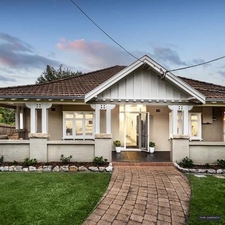 Spacious Federation Family Home with Pool & Manicured Gardens - Photo 2