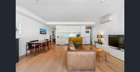 Oversized One Bedroom - Photo 4