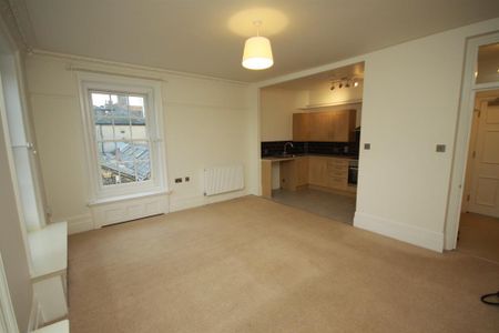 1 bedroom flat to rent - Photo 4
