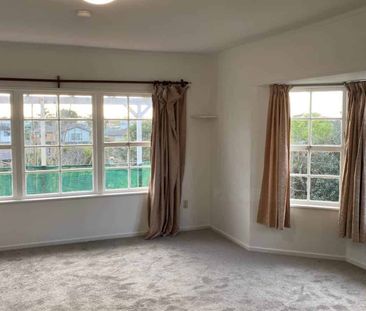 3 spacious bedrooms - Henderson - Photo 2