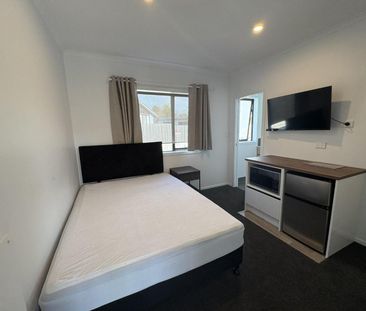 Hot on Hibiscus - Photo 4