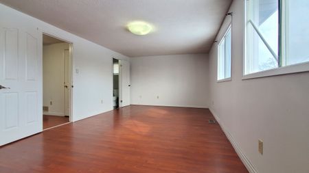 For Lease - 6 Cottsmore Crescent, Markham, Ontario - Photo 2