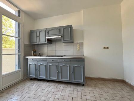 Location Appartement 3 pièces 76m² COULOMMIERS 77120 - Photo 2