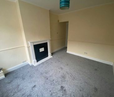 Terraced House to rent on - Photo 3