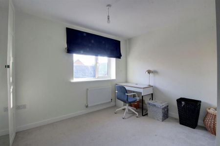 2 bedroom semi-detached house to rent - Photo 5