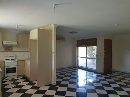 ENTERTAINERS DELIGHT! - Photo 5