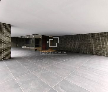 Excellent 3 Bedroom apartment for rent in Esplugues, Barcelona - Photo 3