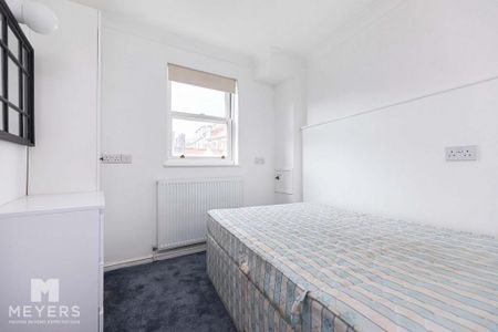 3 bedroom flat to rent - Photo 3