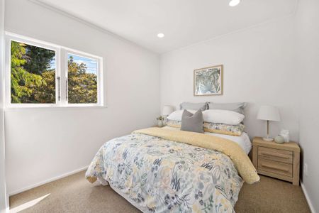 Spacious 4 bedroom home close to Glen Eden shops - Photo 3