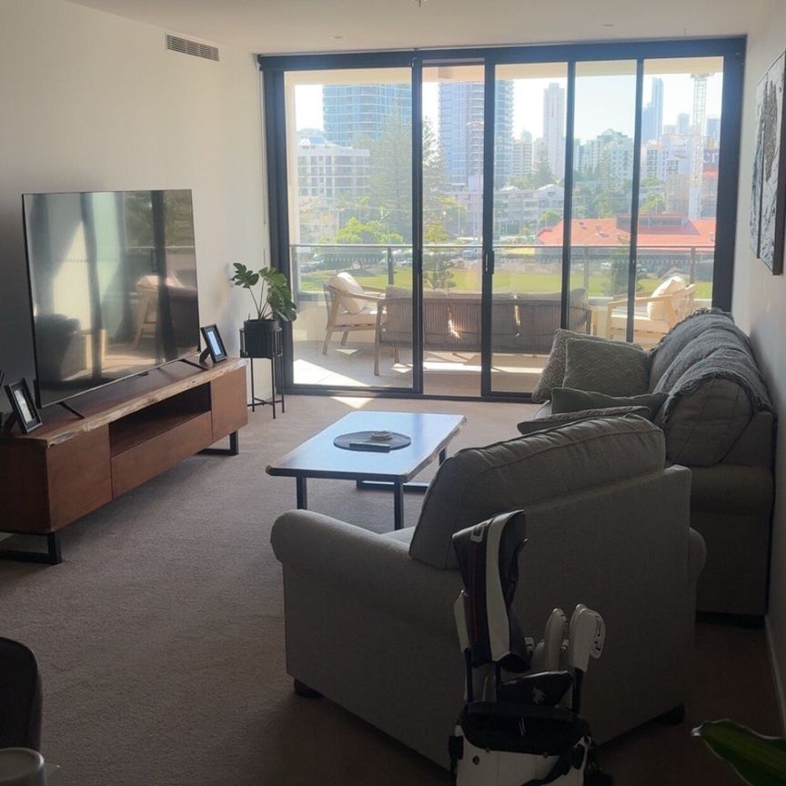 Broadbeach - Photo 1