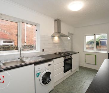 2 bedroom end of terrace house to rent - Photo 6