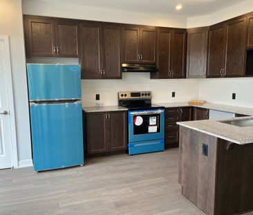 For Lease - 641 Allied Mews, Stittsville - Munster - Richmond, Ontario - Photo 5