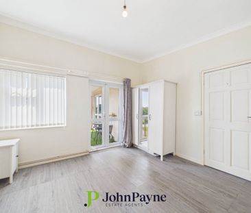 Charminster Drive, Styvechale, Coventry, CV3 5AA - Photo 5