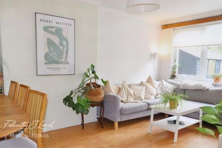 3 bedroom maisonette to rent - Photo 2