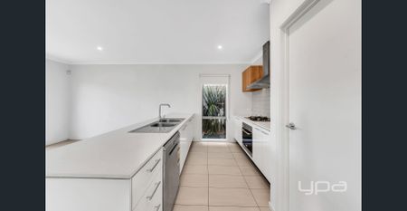 Stylish Double-Storey Home Offering Space, Comfort & Coastal Lifestyle !! - Photo 3