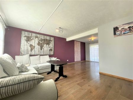 Semi-detached house to rent on - Photo 3