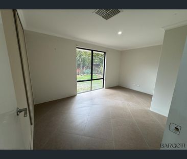 19 Mona Vale Loop, Ellenbrook, WA 6069 - Photo 3
