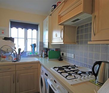 2 bedroom semi-detached house to rent - Photo 2