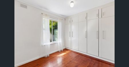 Refreshed Unit Living in Park Holme - Photo 5