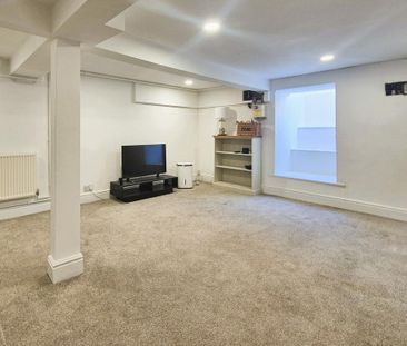 4 bedroom terraced house to rent - Photo 3