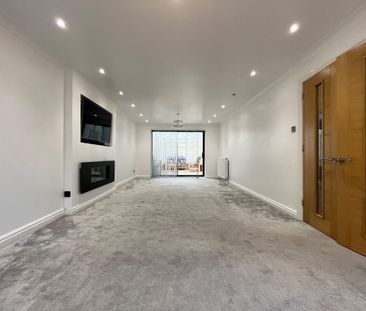 5 bedroom detached house to rent - Photo 1