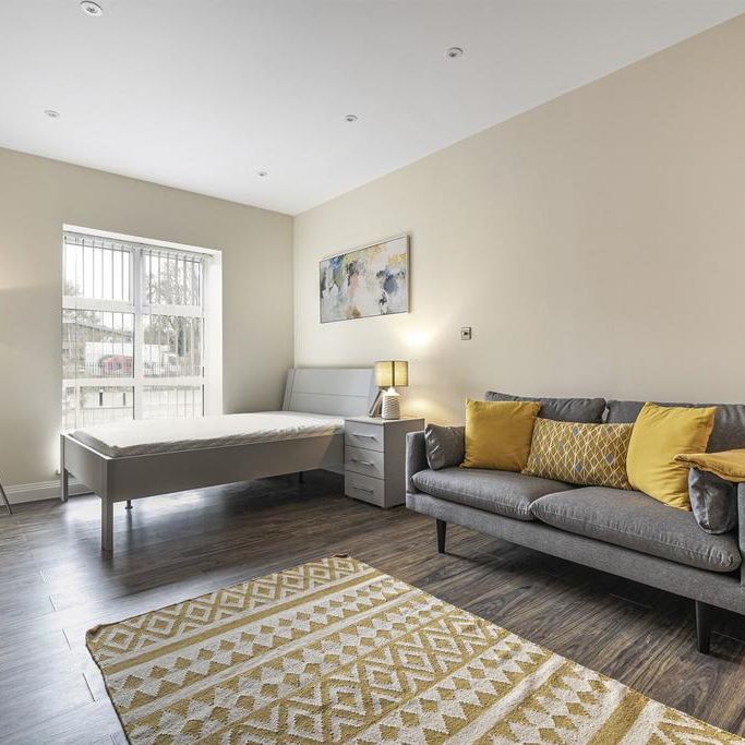 Studio to rent - Photo 1