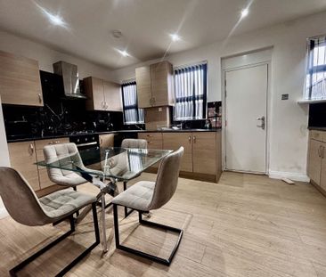 Cowper Mount, Leeds - Photo 3