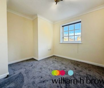 Albany Gardens, Colchester - Photo 1