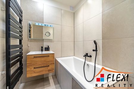 Pronájem zrekonstruovaného bytu 3+kk s lodžií, 62 m - Фото 4