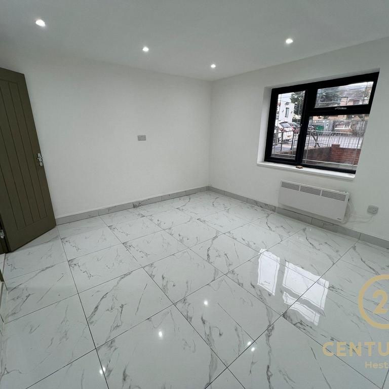 6 bedroom semi-detached house to rent - Photo 1