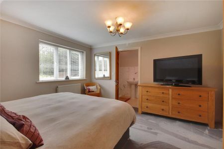 5 bedroom equestrian property to rent - Photo 5