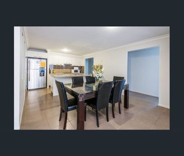 Large Quality Family Home - 2 Tribulation Cres Coomera - Photo 4