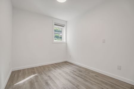 For Lease - 439 Winona Drive Unit# A, Toronto, Ontario - Photo 2