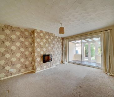 3 bedroom semi-detached bungalow to rent - Photo 2