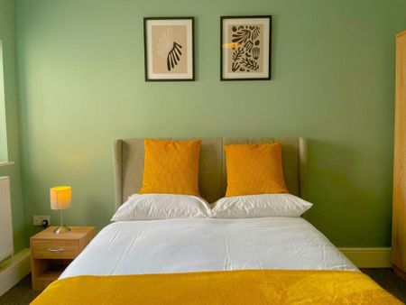 1 bedroom in a house share to rent - Photo 3