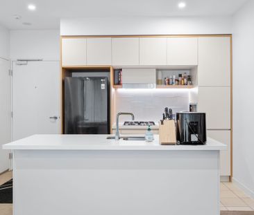 GROUND FLOOR THORNTON ESTATE GEM! - Photo 2