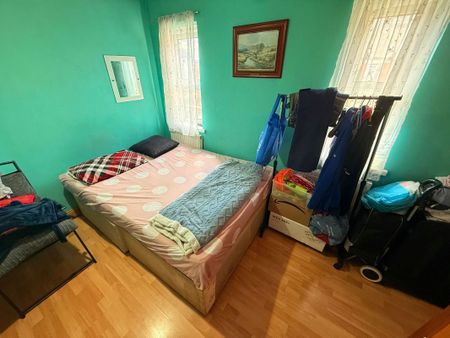 9 Ebor Parade, Belfast BT12 6NS - Photo 2