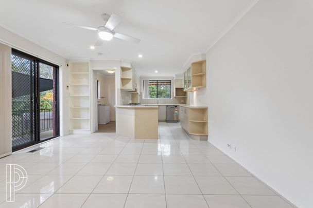 Spacious Family Home with Detached Studio in Convenient Monash Location - Photo 1