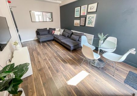 6 bedroom terraced house to rent - Photo 2