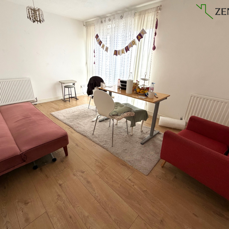3 bedroom flat to rent - Photo 1